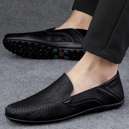 Fashion Men Casual Leather Shoes Luxury Italian Soft Men Loafers Handmade Moccasins Men Breathable Slip on Boat Shoes Plus Size