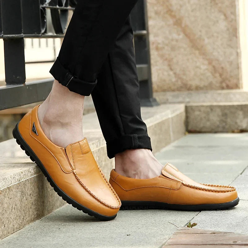 Leather Men Casual Shoes Breathable Soft Mens Loafers Italian Brand Moccasins Slip on Black Driving Shoes Plus Size 37-47