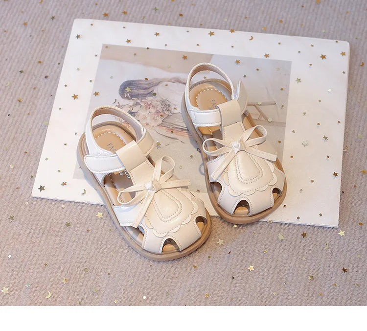 Girls Summer Sandals Toe-covered Anti-kick 2025 Brand New Children Flat Sandals Princess INS Hot Trend Toddler Clog Shoes I03055