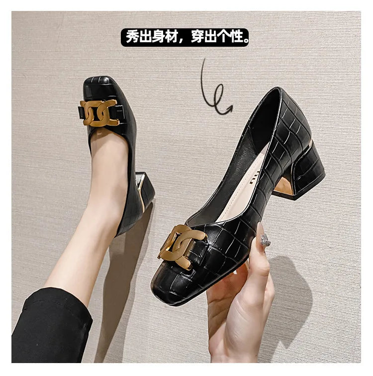 Plus Size 35-43 Women Pumps Med Heel Square Toe Pumps Office Lady Leahter Shoes Big Gold Metal Chain Soft Soles Slip on Shoes