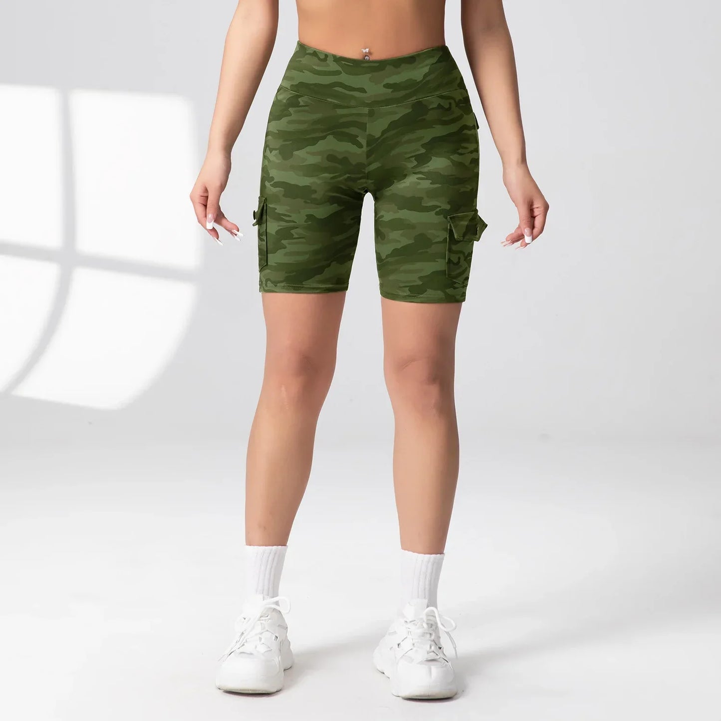 Camouflage Printed Women Shorts with Pockets Butt Lifting Tummy Tight Elastic Slim Outdoor Running Workout Shorts Streetwear