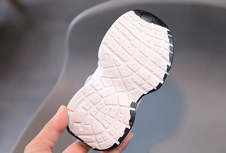 Children's Sports Casual Shoes for Boys and Girls Breathable Mesh Running Shoes Kids Basketball Shoes Lightweight Comfortable