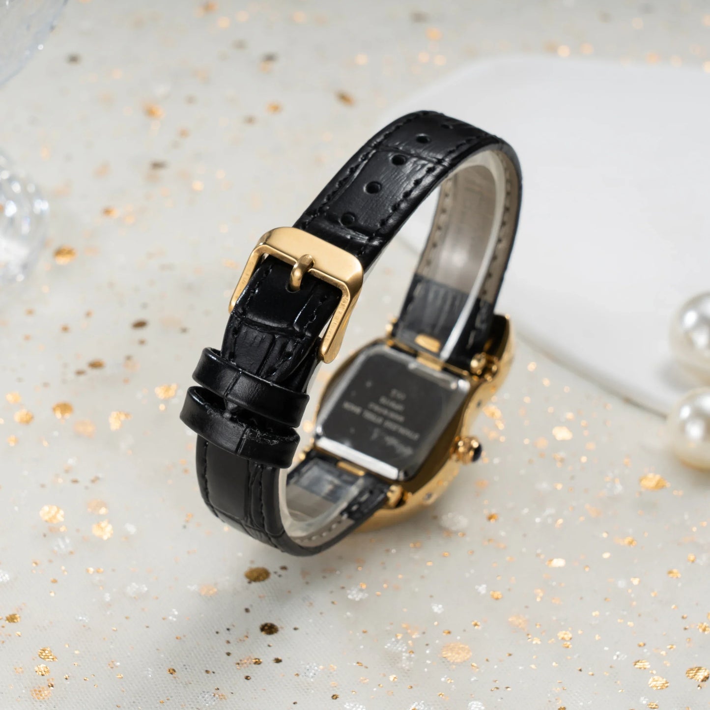 watches melt and twist y2k alien ladies and men Leather strap fashion advanced ins niche design quartz watch