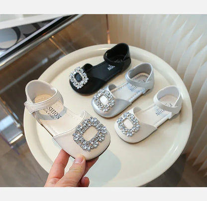 New Children's Sandals Summer Rhinestone Buckle Sandals for Girls Fashion Elegant Kids Princess Causal Wedding Flat Sandals Soft