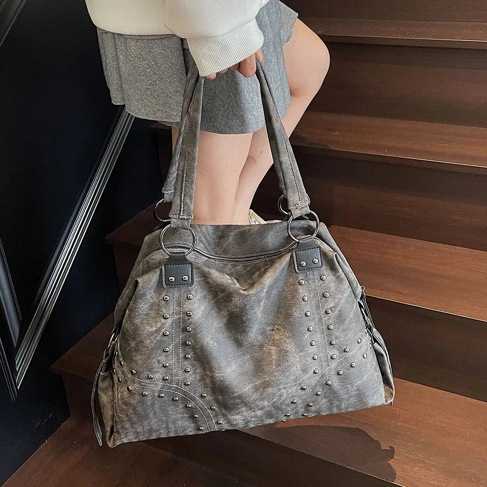 Autumn/Winter Retro Commuter Single Shoulder Bag for Women 2025 New Rivet Tote Bag Large Capacity Travel Handbag
