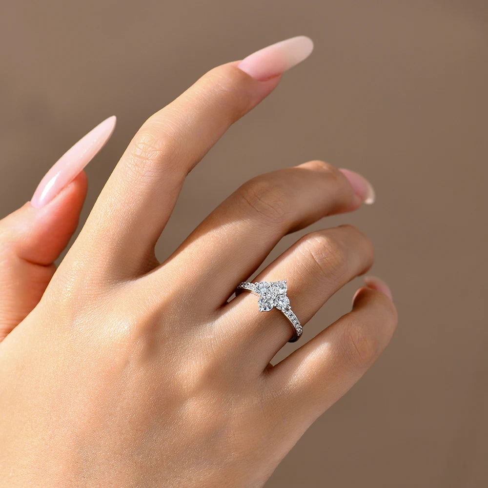 925 Sterling Silver Luxury Full Moissanite Rings 0.3ct DVVS1 Round Cut Sparkling Engagement Band for Women Fine Jewelry