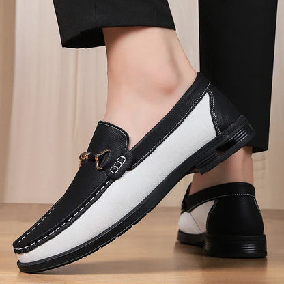 Sapatos Masculinos de Couro Genuíno de Marca de Luxo Mocassins de Casamento Sem Cadarço Nova Tendência Fivela de Metal Sapatos Masculinos Versáteis para Negócios