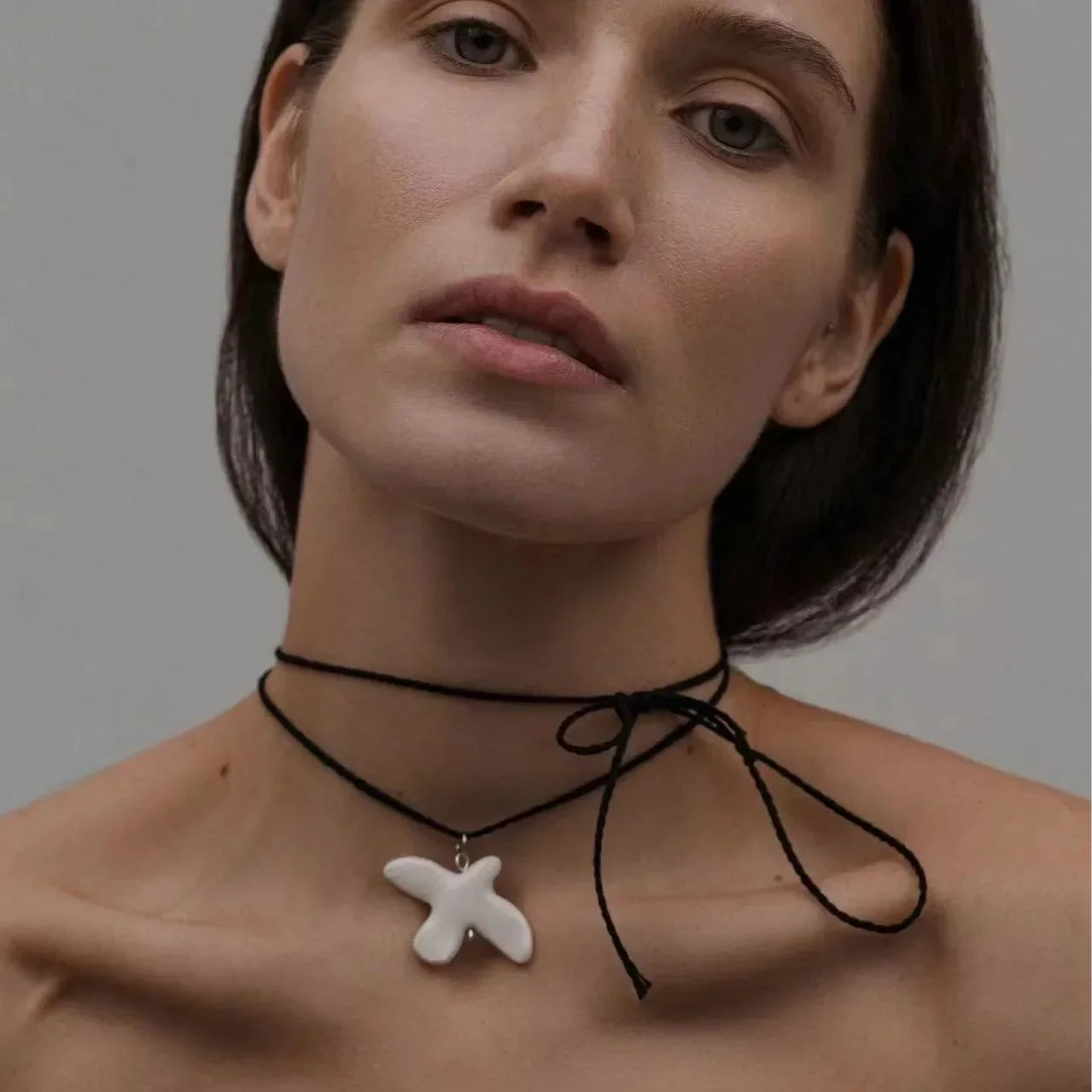 Fashion White Peace Dove Necklace For Women Vintage Geometric Round Hoop Long Necklace Jewelry Gift
