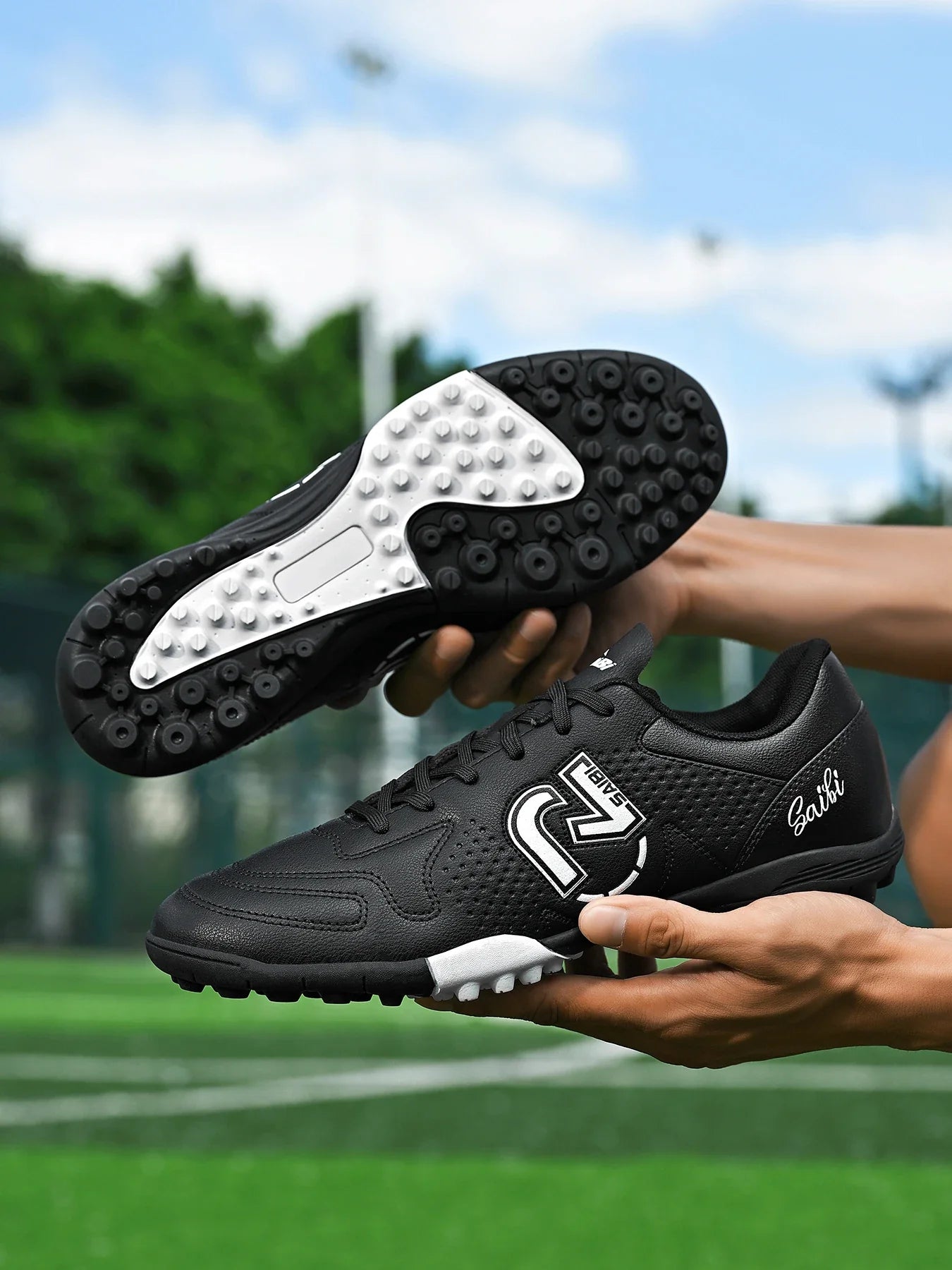 Fashionable sports style professional men's football shoes TF broken nail outdoor sports shoes effectively protect ankles