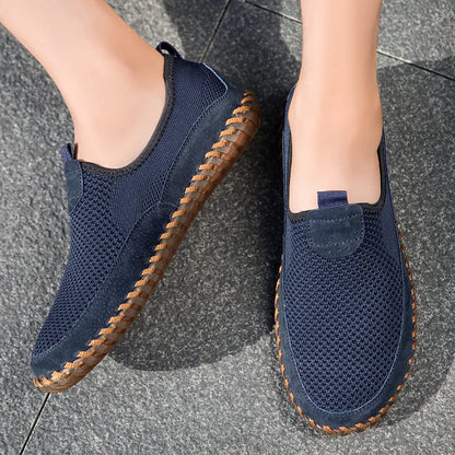 Breathable Men Casual Shoes Lightweight Outdoor Male Walking Shoes Anti-slip Men's Sneakers Slip on Flats Vulcanized Shoes 2025