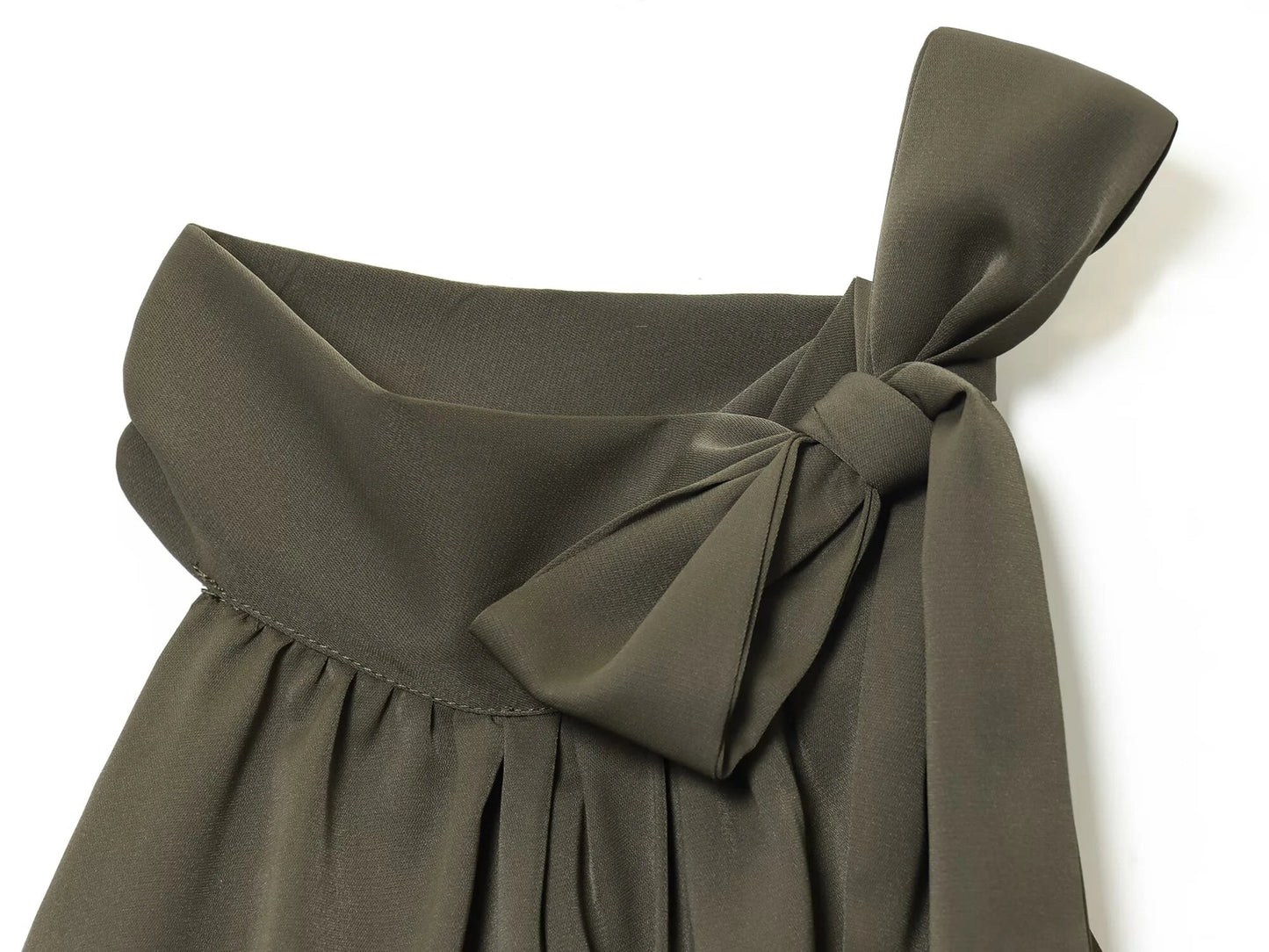 European and American style 2025 autumn new product women's clothing design with bow tie decoration hanging neck collar top