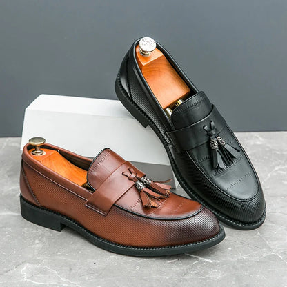 Mocassins Masculinos Sapatos Sociais de Couro de Luxo Respiráveis Sem Cadarço Sólidos Formais Casuais Sapatos Masculinos Designer Artesanais Mocassim