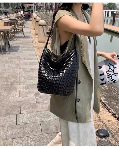 luxury woman handbagNew high end Hand-woven genuine leather women's bag large capacity shoulder tote bag underarm bag bucket bag