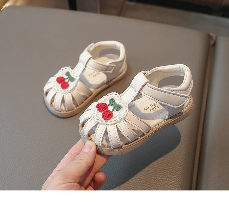 Summer Baby Girls Sandals Pu Leather Cartoon Strawberry Children's Beach Sandals Cowhide Non-slip Sole Kids Shoes
