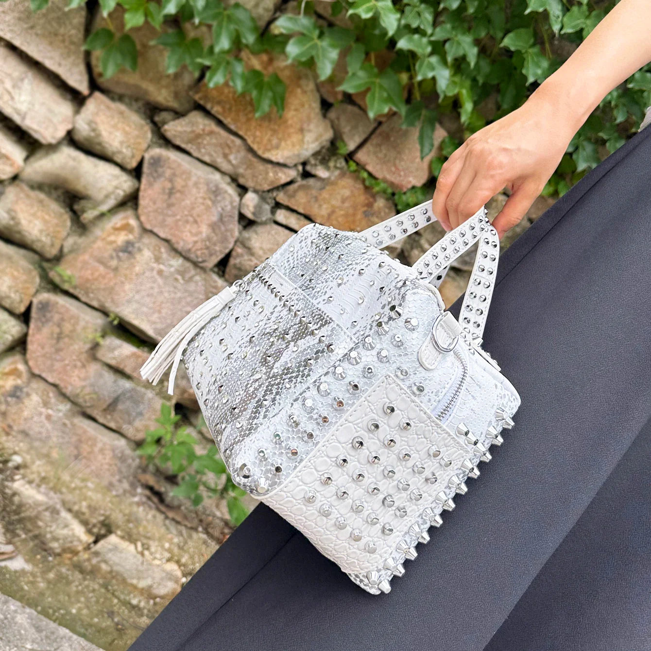 Women's bag luxury designer purses and handbags Shoulder bags vintage Rivet tote bag for women Large capacity travel bag purse