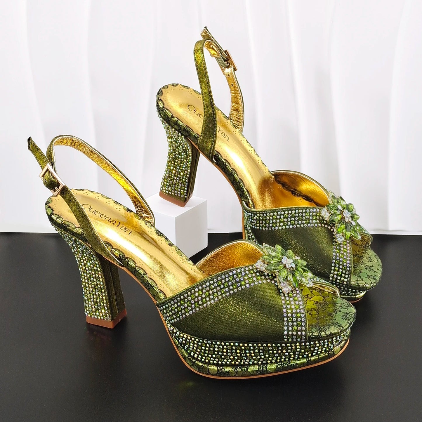 INS New Arrival Colorful Crystral Decoration Design Elegant Mature Party Wedding Peep Toe Ladies High Heels and Bag Set