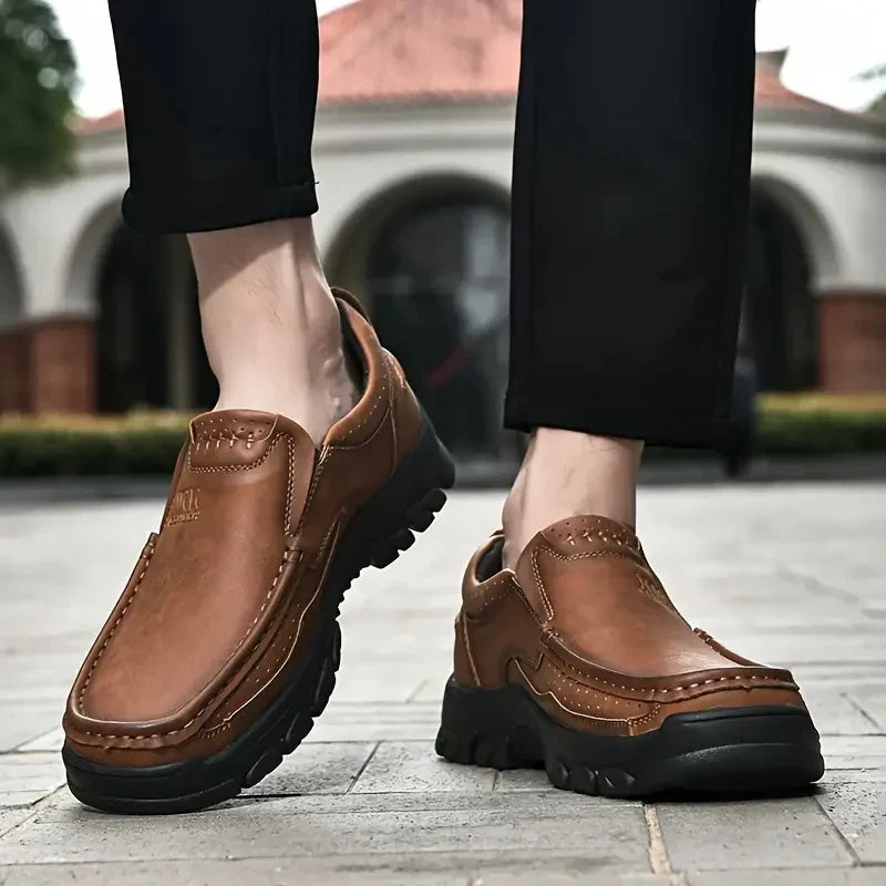 Sapatos Masculinos de Couro Artesanais Casuais para Uso ao Ar Livre Loafers Masculinos de Couro Mocassins Sapatos de Caminhada Antiderrapantes