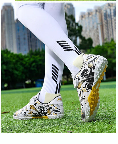 New Youth Soccer Shoes Kids Football Boots Professional Training Non-Slip Indoor Outdoor Futsal Cleats Sneakers Breathable 28-39
