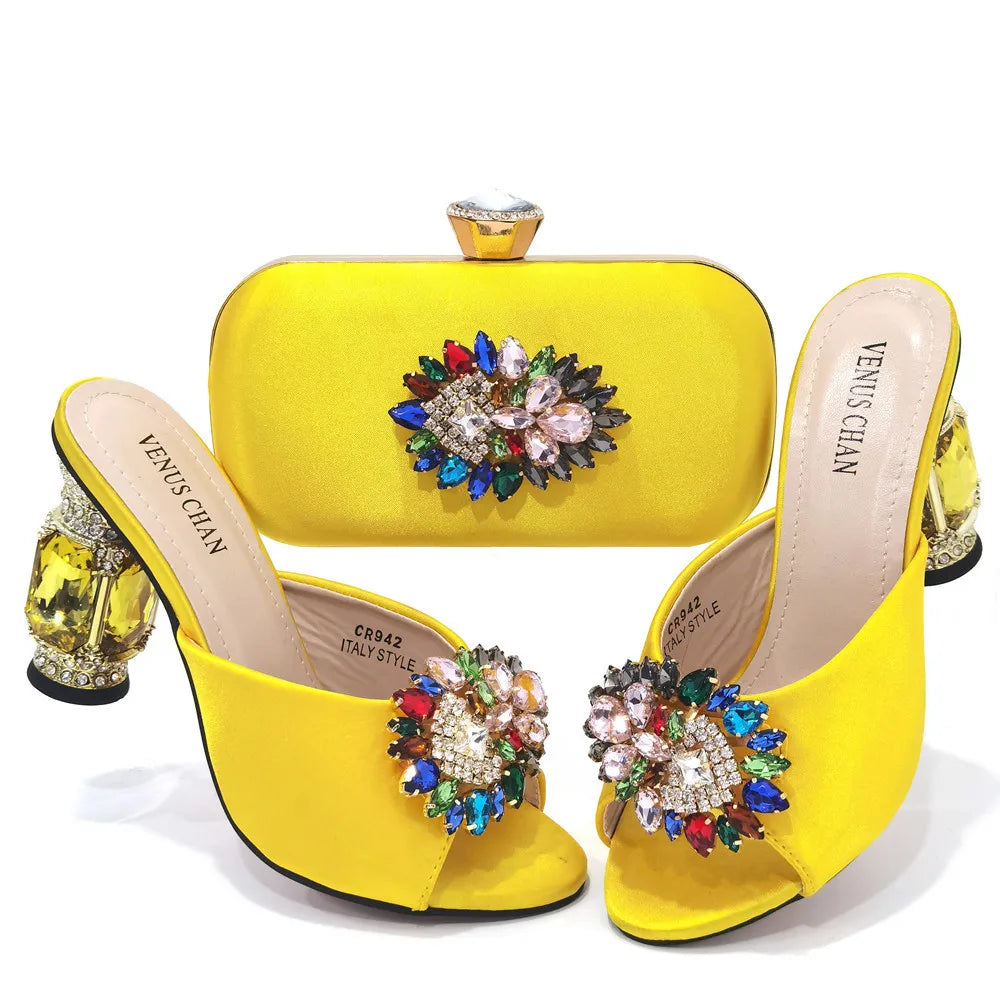 Bolsas e Sapatos de Casamento com Salto Alto Feminino de Festa com Strass Luxuosos na Cor Amarela Elegantes para a Noite