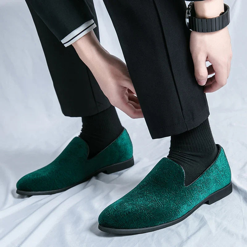 New British style men's hair stylist pattern suede lazy man slip-on bean loafers 46 plus-size pointed leather shoes