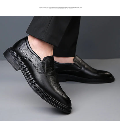 2026 Spring Autumn New Designer Brogue Shoes for Men Fashion Business Casual Shoes Male Solid Color Leather Shoe Loafers Man