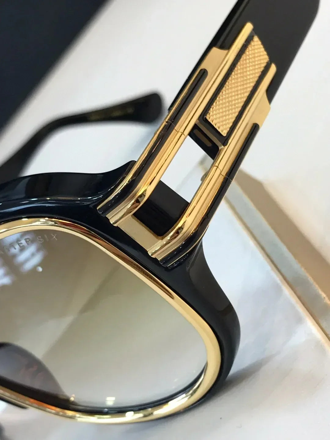 Top High Quality Sunglasses for Men Titanium Style Fashion Design Sunglasses for Womens  with box