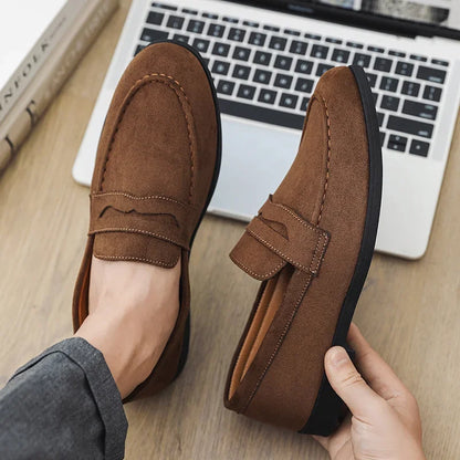 Retro Brown Men's Loafers Comfortable Suede Leather Casual Shoes Man Slip-on Shoes Flat Moccasins For Men zapatos de hombre