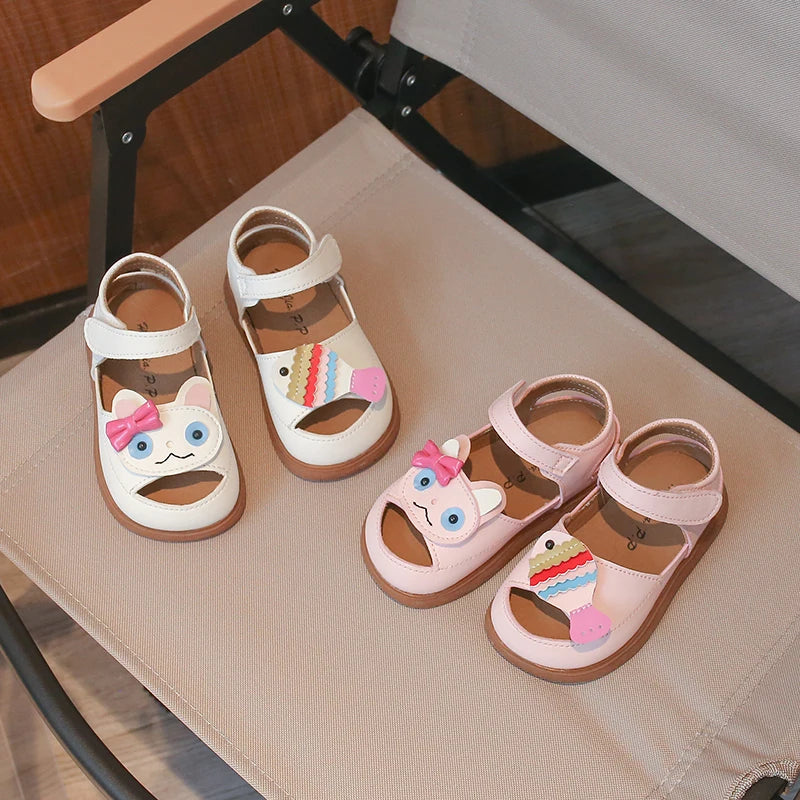 Toddler Girls Leather Sandals with Cute Cartoon 2026 New Summer Kids Beach Shoes Soft Sole Chic Trendy Versatile Outdoor Play