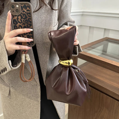 Mini Bolsas de Ombro de Couro PU com Design em Forma de Bolinho, para Mulheres, Modernas, com Nó, Retrô, de Pulso, Bolsas de Mão e Carteiras