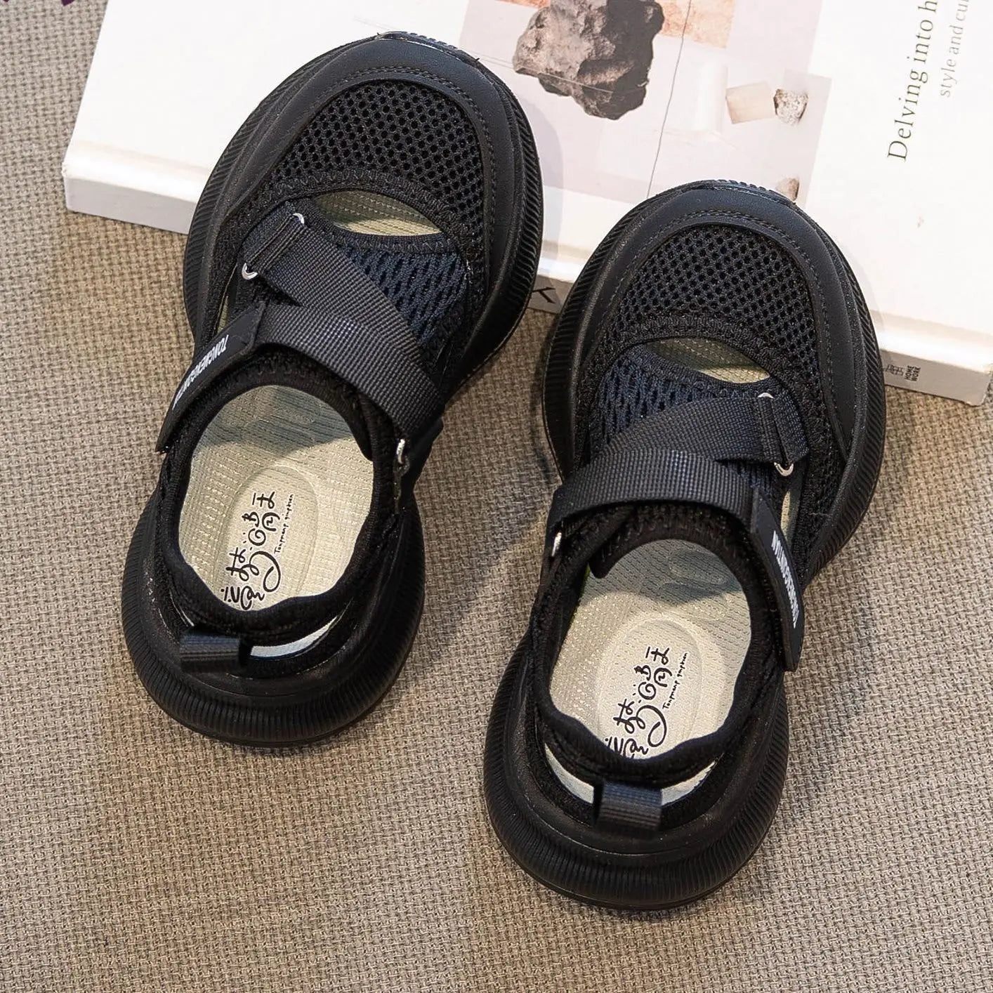 Boys Girls Sports Sandals Rotating Button Students Sneakers Hollowed-out Summer New Students Running Shoes Mesh Breathable