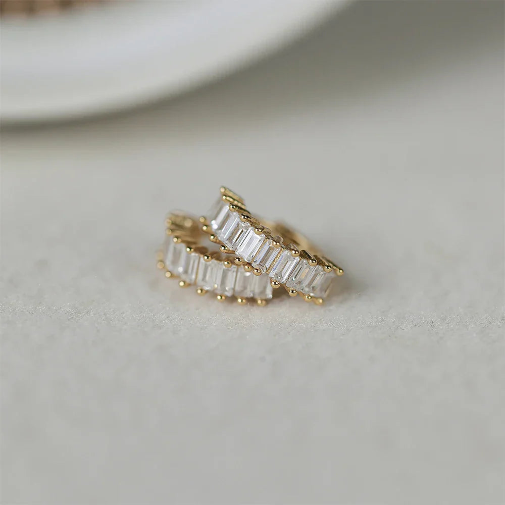 925 Sterling Silver Ear Buckle Snake Twisted Round Circle Microinlaid Zirconia Hoop Earrings For Women Pendientes Aro Rojos