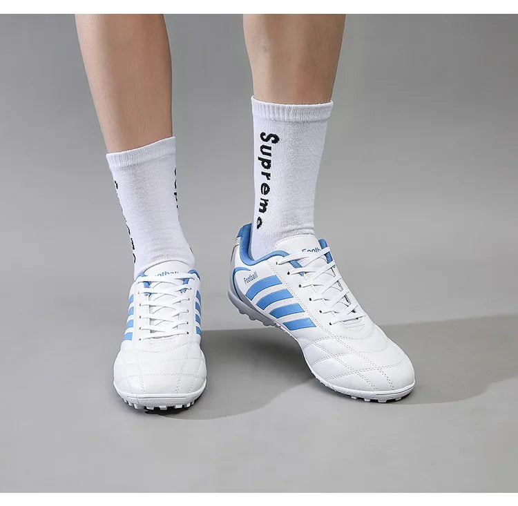 Size 32-44 Kid Low Cut Soccer Shoes Adult Outdoor Running Sneakers Ultralight Sports Ultralight Sports Football Boots