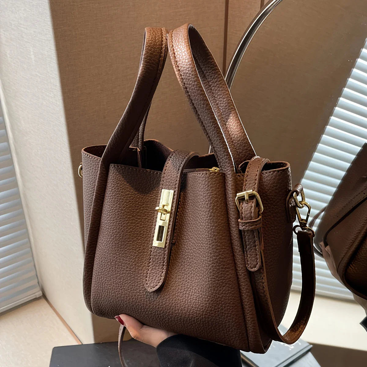 Bolsa de ombro transversal multifuncional de alto valor para o dia a dia, tendência retrô de moda outono-inverno, cor sólida simples