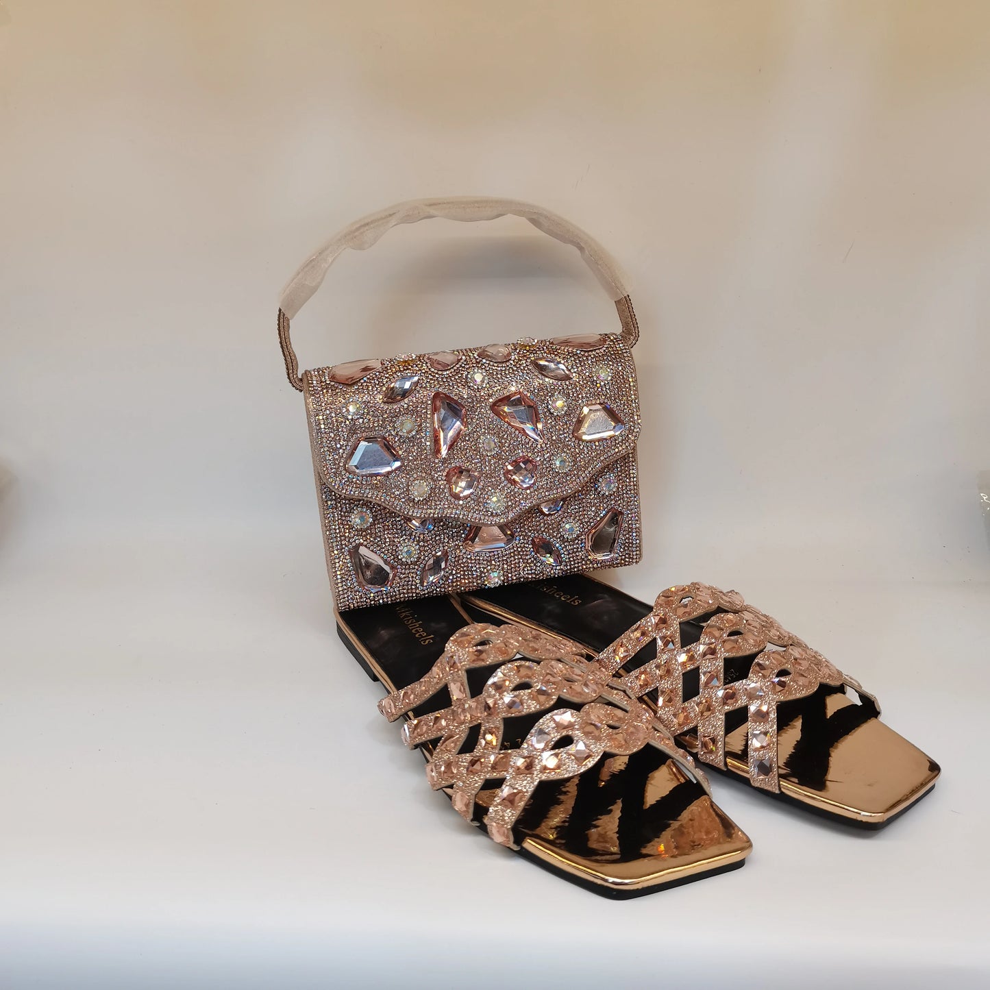 Pretty Soft Flat Shoes With Bag Set For Woman Fashion Style Rhinestone Party Slippers And Women Purse Latest Design