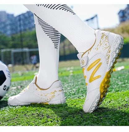 New Children Soccer Shoes Cleats Boys Football Boots TF Breathable Ultralight Grass Training Fast Athletic Sneakers 28-39