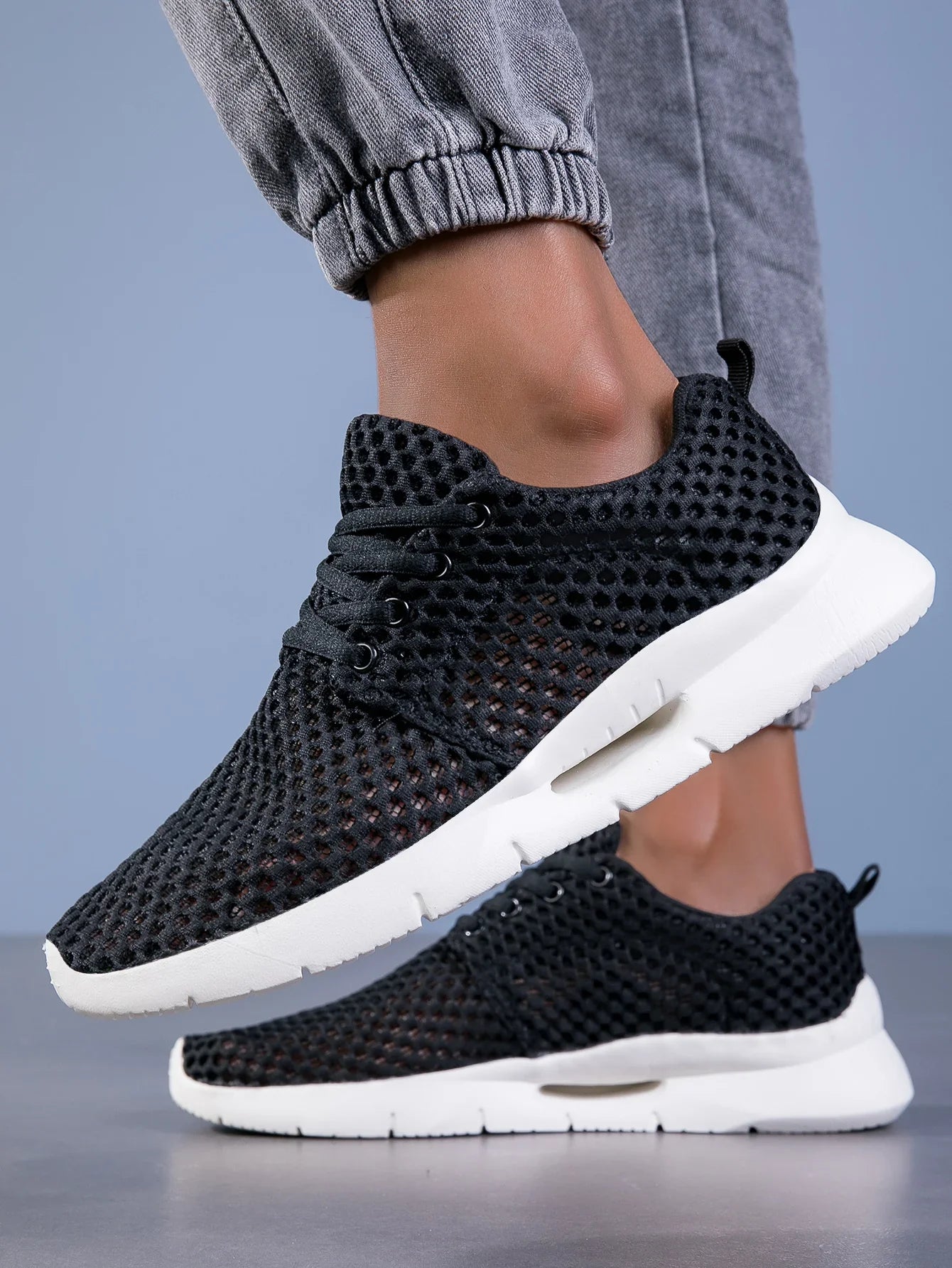 Men's Mesh Breathable Casual Comfortable Walking Shoes