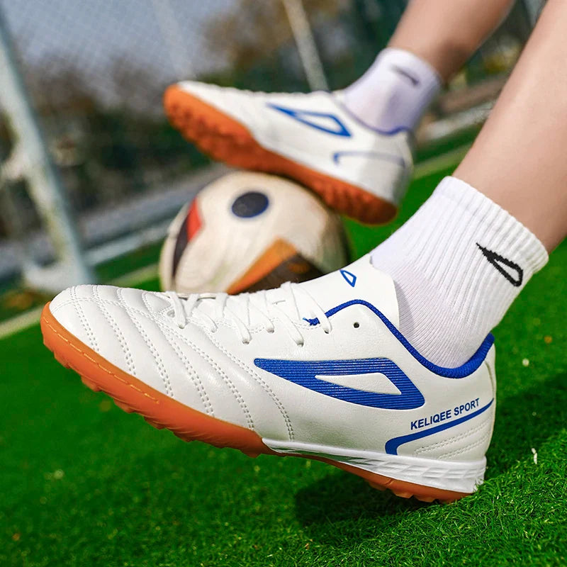 New Men Football Boots Indoor Futsal Soccer Shoes Ultralight Wholesale Professional Training Unisex Breathable Drop Shipping