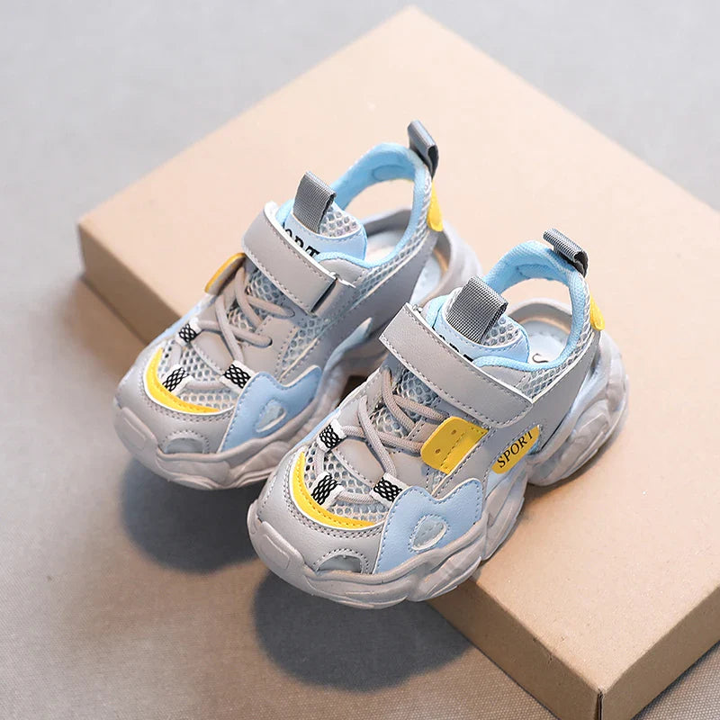 Kids Sports Sandals Fashion Classic 2025 Summer Boys Girls Beach Shoes Cut-outs Air Mesh Breathable Hollow Casual Fashion Sandal