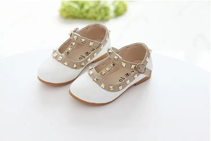 Girls Shoes Spring Children Shoes Girl Rivets Princess Autumn Toddler Girls Kids Flat Shoes T-Tied Style Girls Summer Sandals