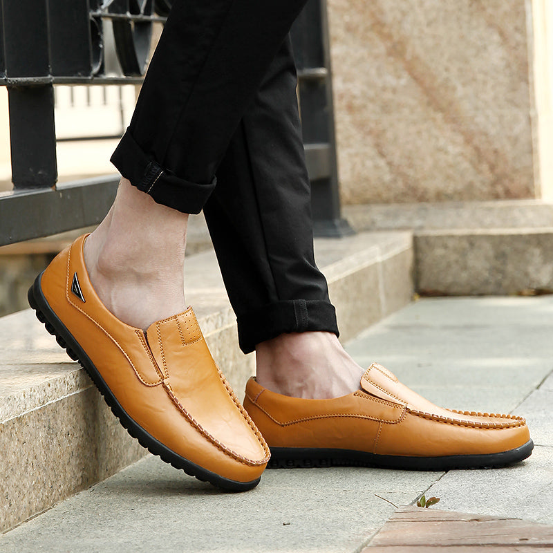 Sapatos Casuais Masculinos de Couro Genuíno Marca Italiana Macia Mocassins Respiráveis Slip-on Pretos para Dirigir Tamanhos Grandes 37-47