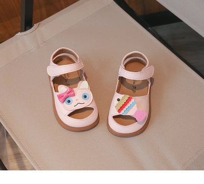 Toddler Girls Leather Sandals with Cute Cartoon 2026 New Summer Kids Beach Shoes Soft Sole Chic Trendy Versatile Outdoor Play