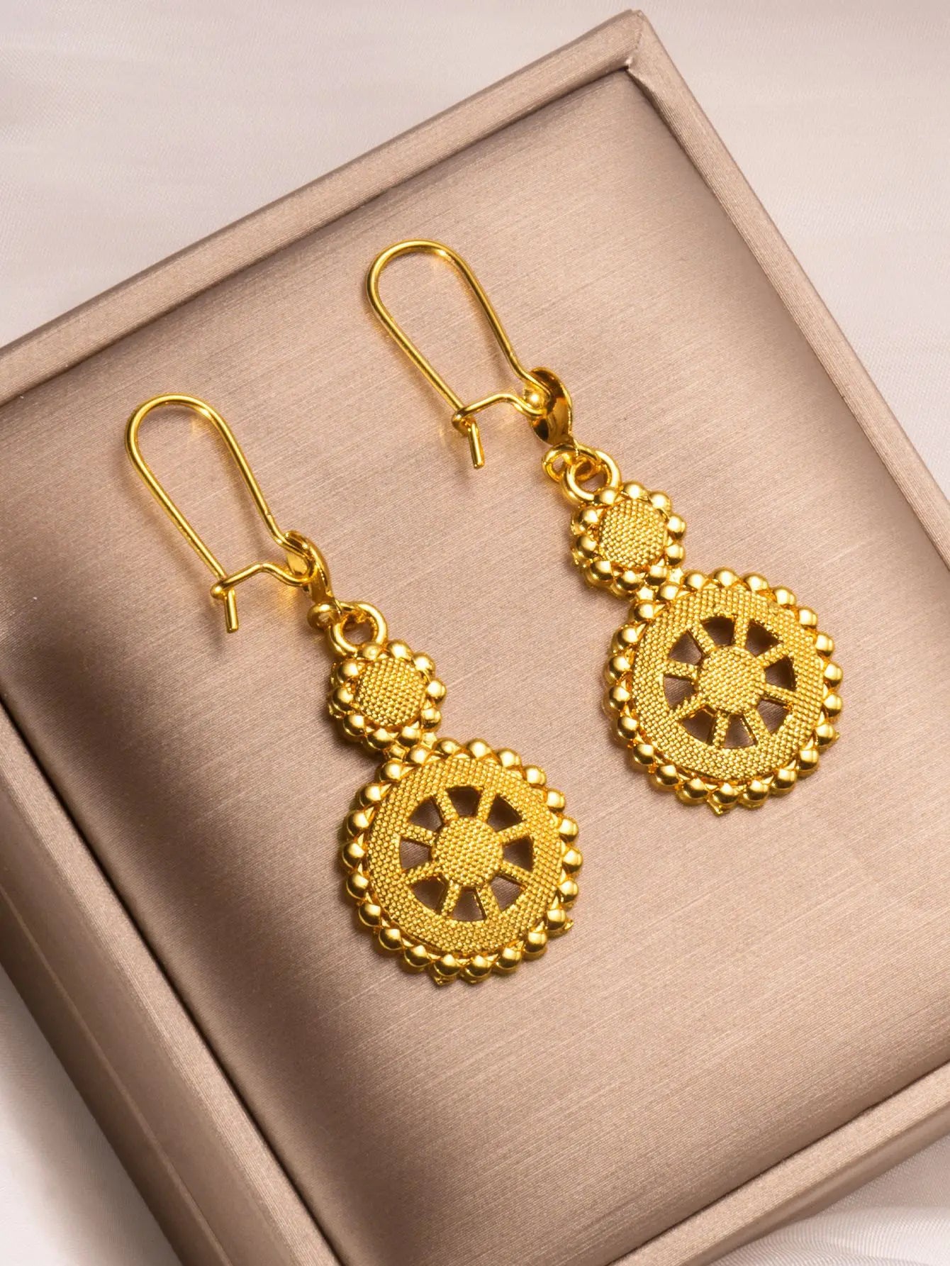 Women's 24K Gold Tassel Earrings, AU999 | "Tranquility" engraving with thread motifs, subtle professionalism for daily wear.
