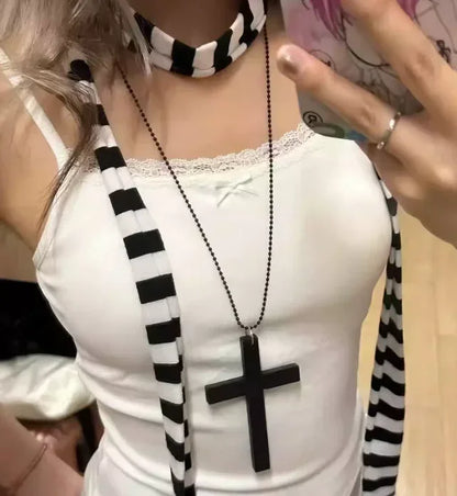 Y2K Wood Cross Pendant Necklace for Women Men Vintage Cool Spicy Girls Hip Hop Fashion Necklace Party Jewelry Accessories Gift