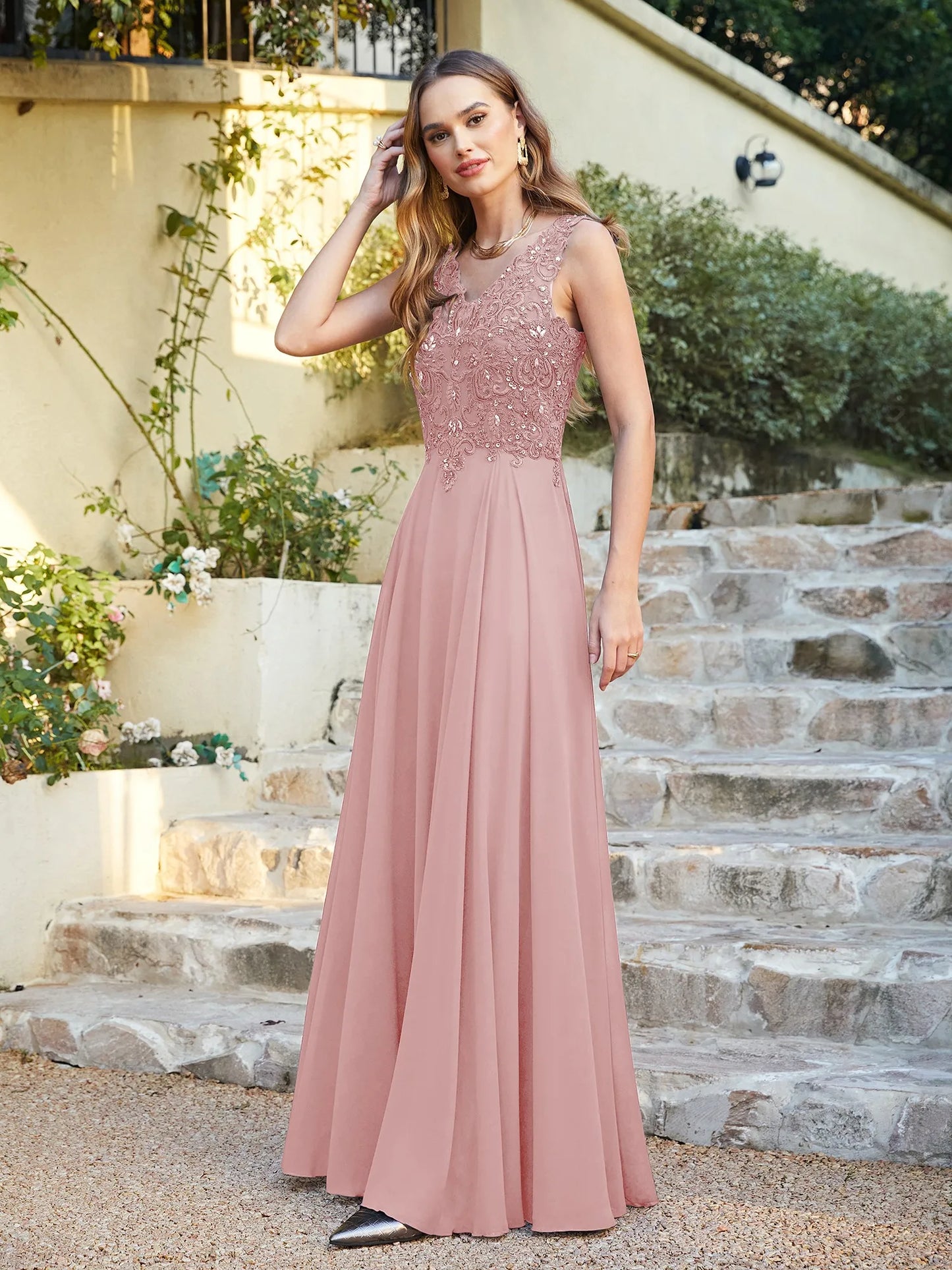 Vestido de festa de casamento em azul marinho com chiffon, renda, bordado, decote em V, cristal, sem mangas, elegante, formal, para madrinha de casamento