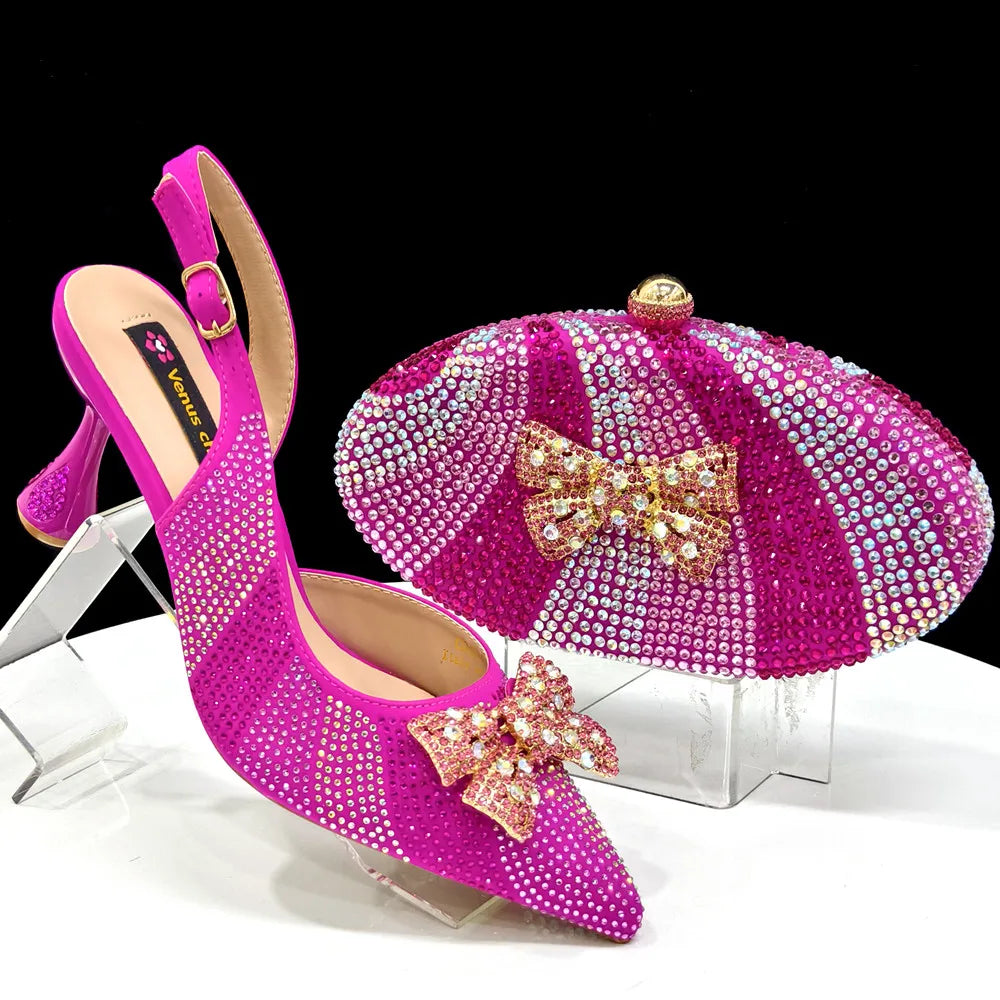 Elegância Festiva: Saltos Deslumbrantes e Clutch Chique, Combinação Perfeita de Sapatos e Bolsas para Festas