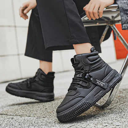 Novos Tênis Casuais de Moda Cano Alto Sapatos de Skate Botas Estudantis Masculinas e Femininas Tendência Resistente ao Desgaste Casais Bicolores