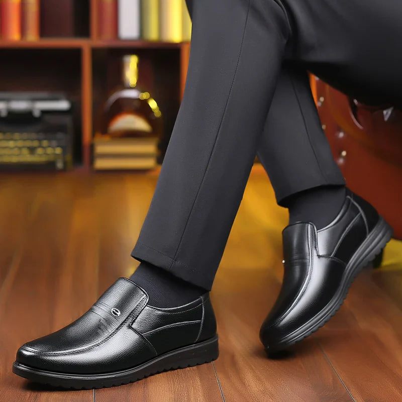 100% cowhide Men's Leather shoes New large size Fashion  riding boots Men's shoes Casual sports shoes Low heels Motorcycle boots