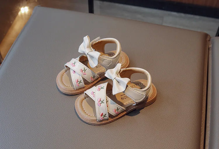 Baby Girls Leather Sandals Princess Sweet Kids Beach Sandals Summer New Children Toddlers Bow Sandals Embroidery Fruit Fashion