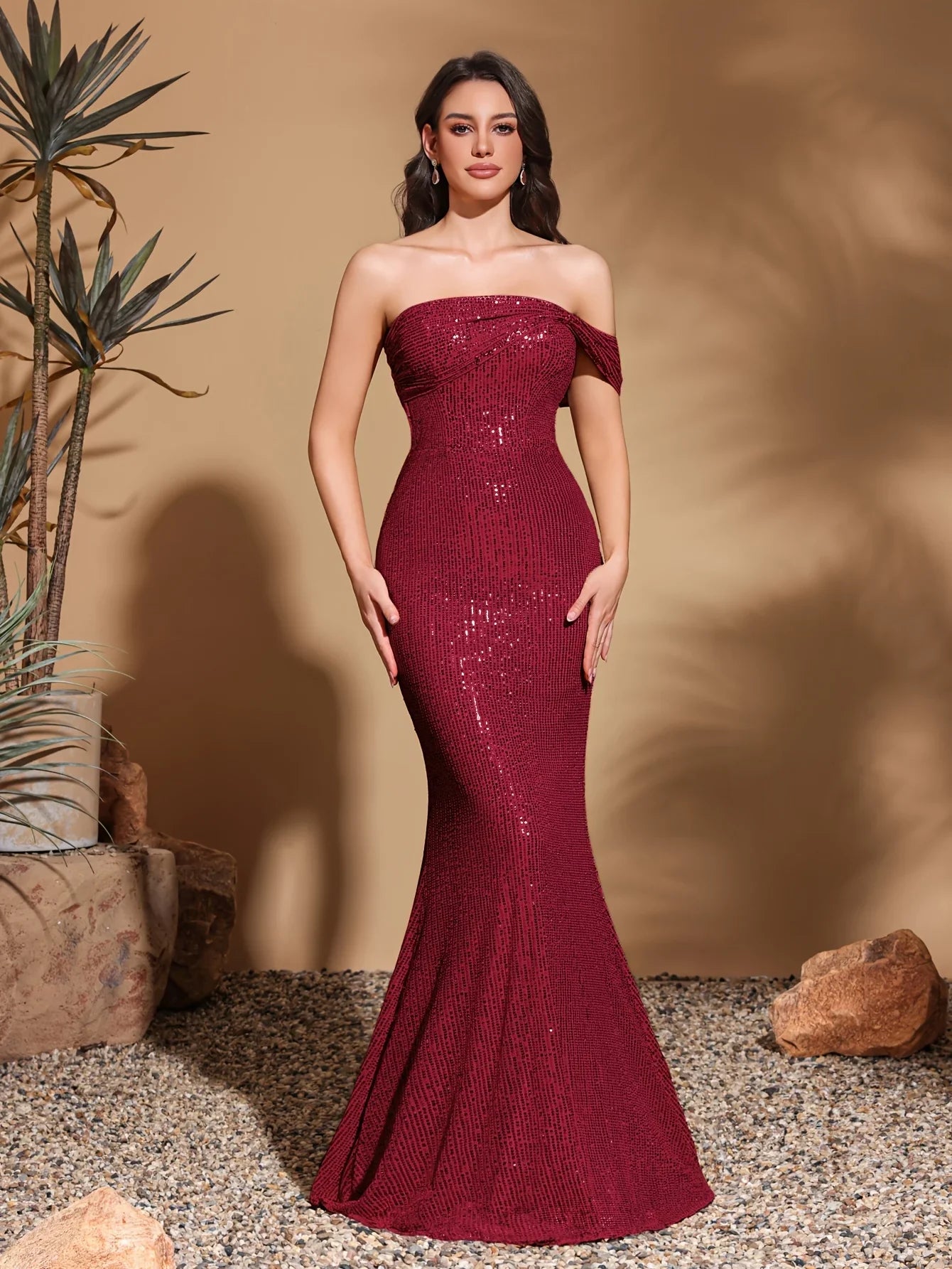 Sequined hip-hugging dress with one side hanging sleeves, elegant and chic dress