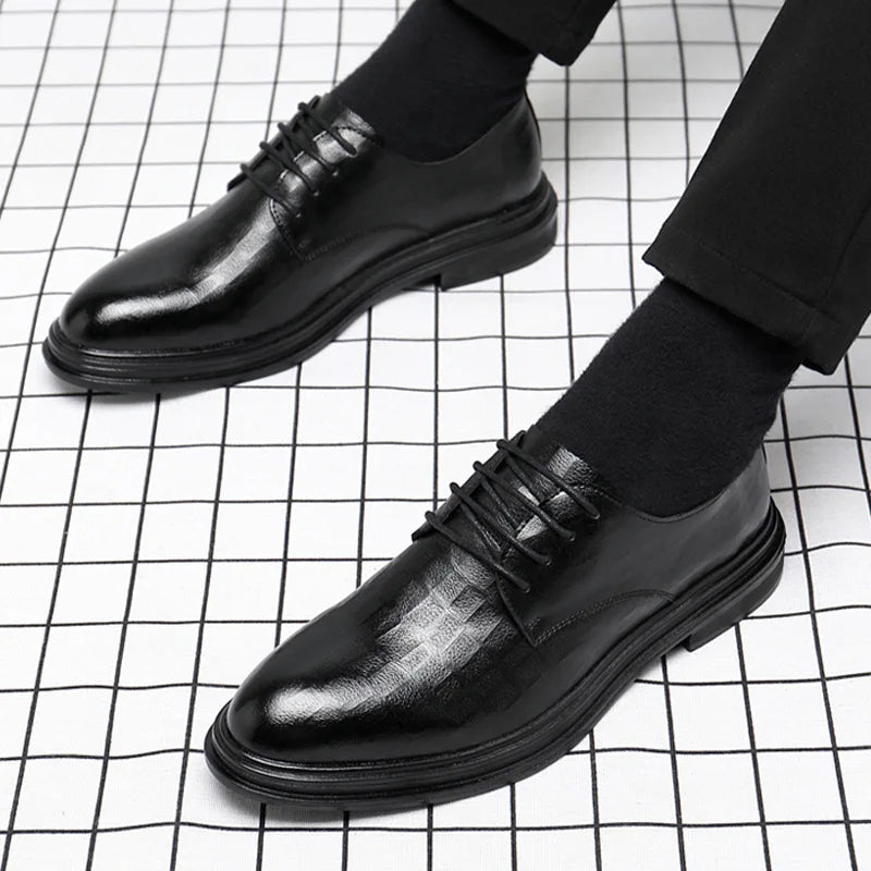 Novos Sapatos Masculinos de Negócios Primavera Outono Sapatos Masculinos de Couro Formais Tênis Masculinos Casuais da Moda Social Elegante Tendência Solado Reto